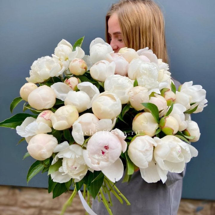 Охапка пионов в Перми