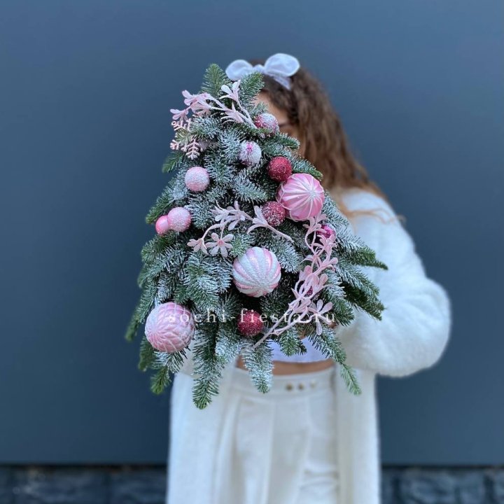 Новогодняя елочка "Розе" в Перми