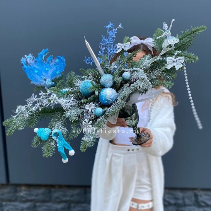 Композиция в бокале голубая в Перми