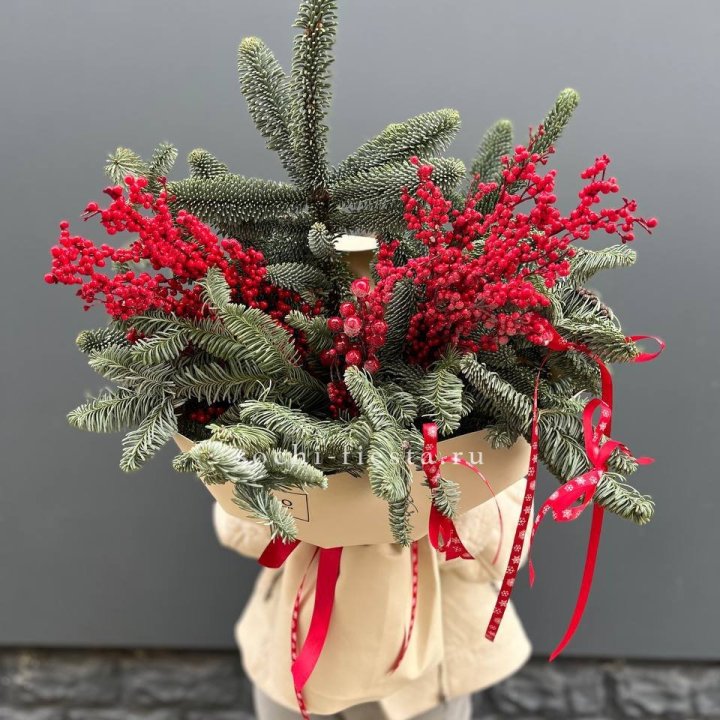 Букет нобилиса и ягод в Перми