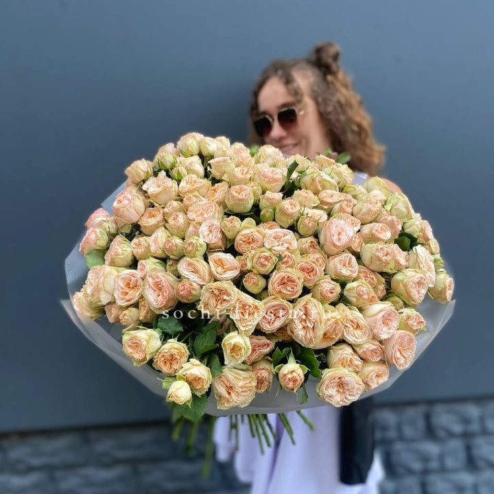 51 пионовидная роза в Перми