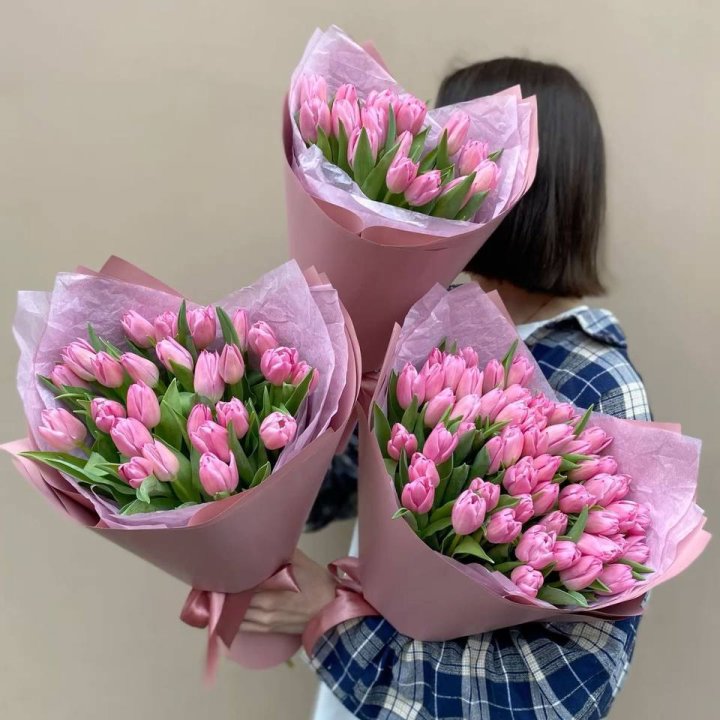 Букет розовых тюльпанов в Перми