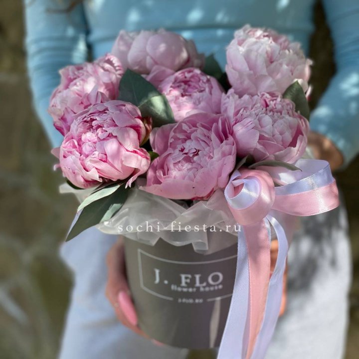 Цилиндр пионов с эвкалиптом в Перми