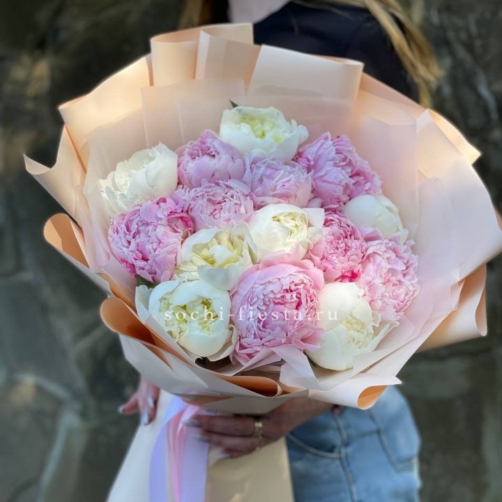 Букет 15 зефирных пионов в Перми