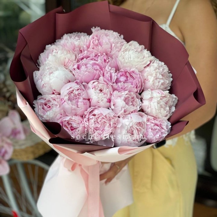 Букет 17 зефирных пионов в Перми