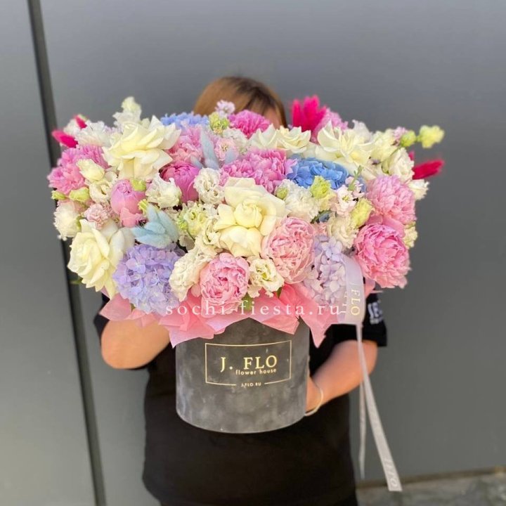 Цилиндр с пионами "Аса" в Перми