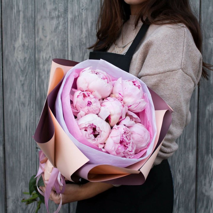 7 зефирных пионов в оформлении в Перми