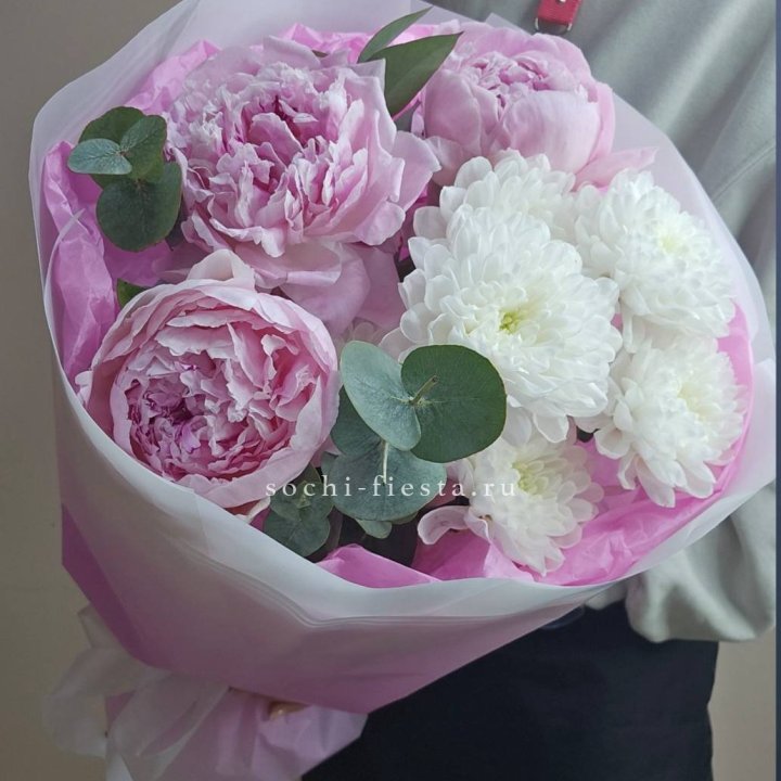  Букет комплимент с пионами в Перми
