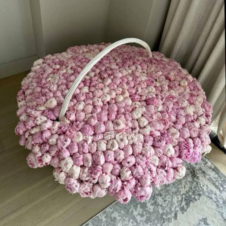 Корзина 555 пионов в Перми