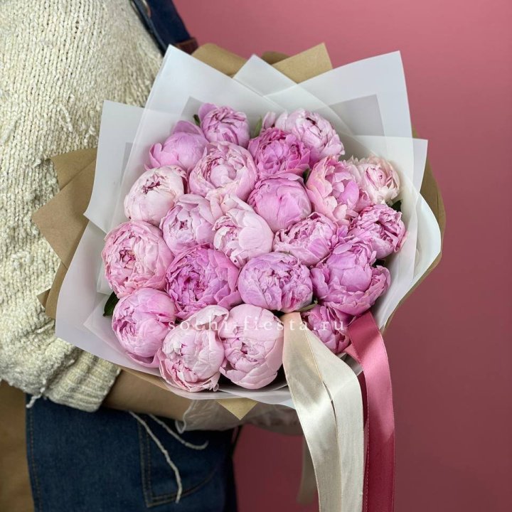 Букет из 21 пионов в Перми