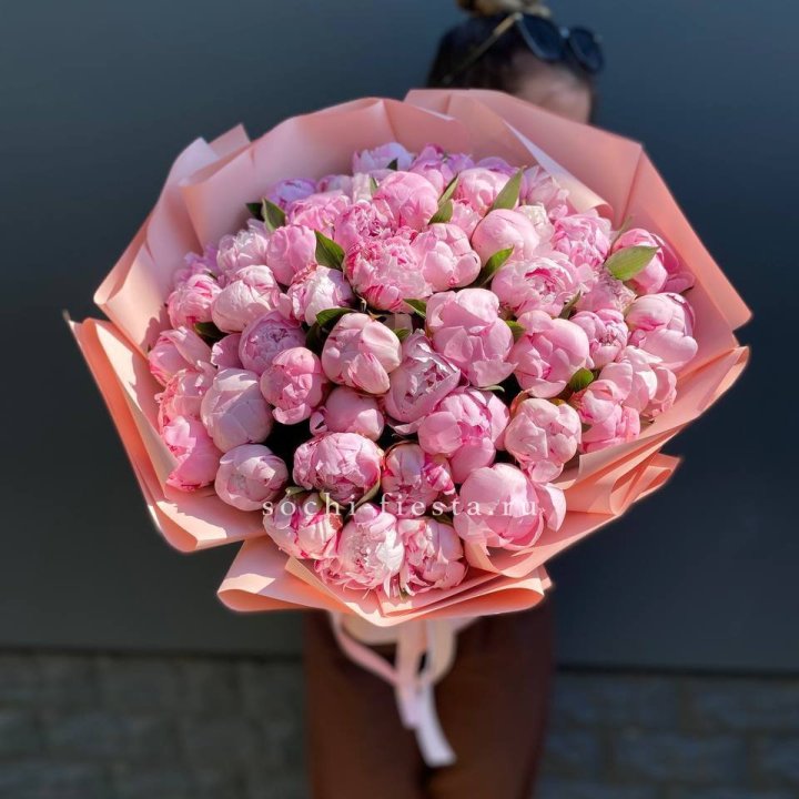 Нежный букет 51 пионов  в Перми