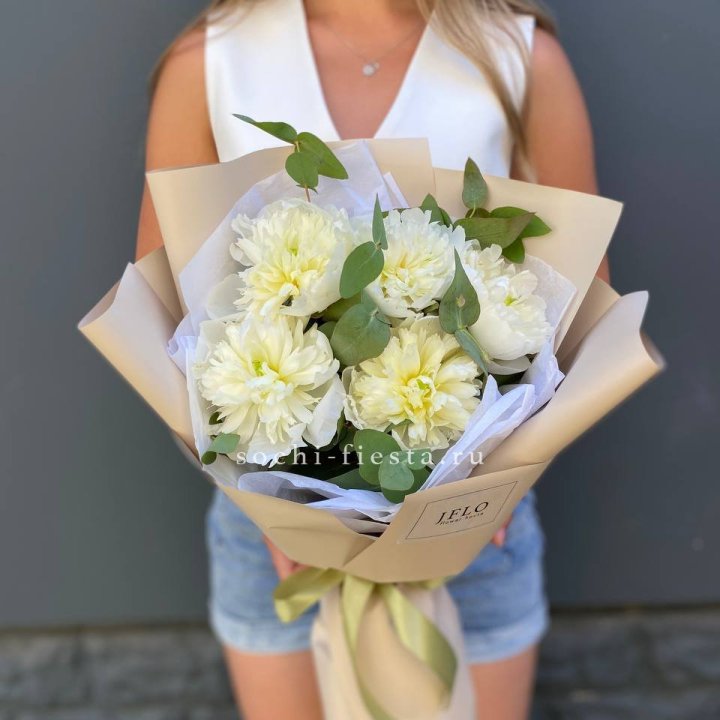 Букет белых пионов в Перми