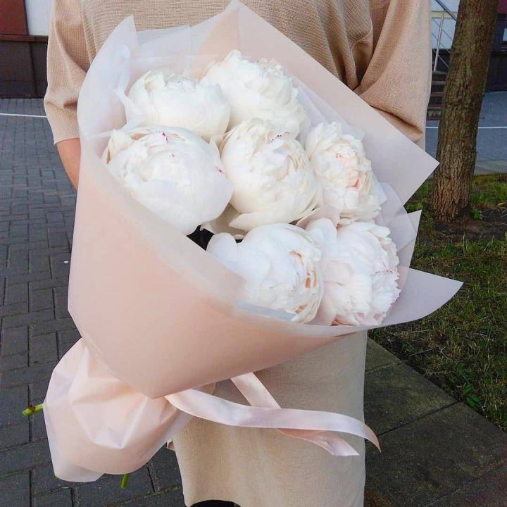 Букет белых пионов в Перми