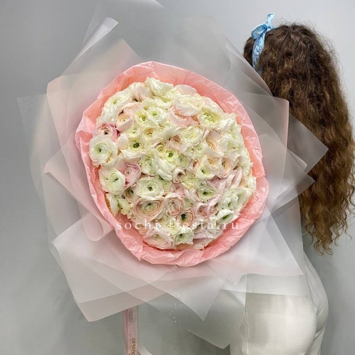 113 ранункулюсов  в Перми