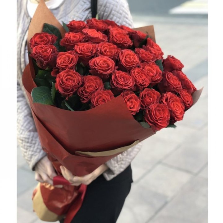 29 высоких роз  в Перми