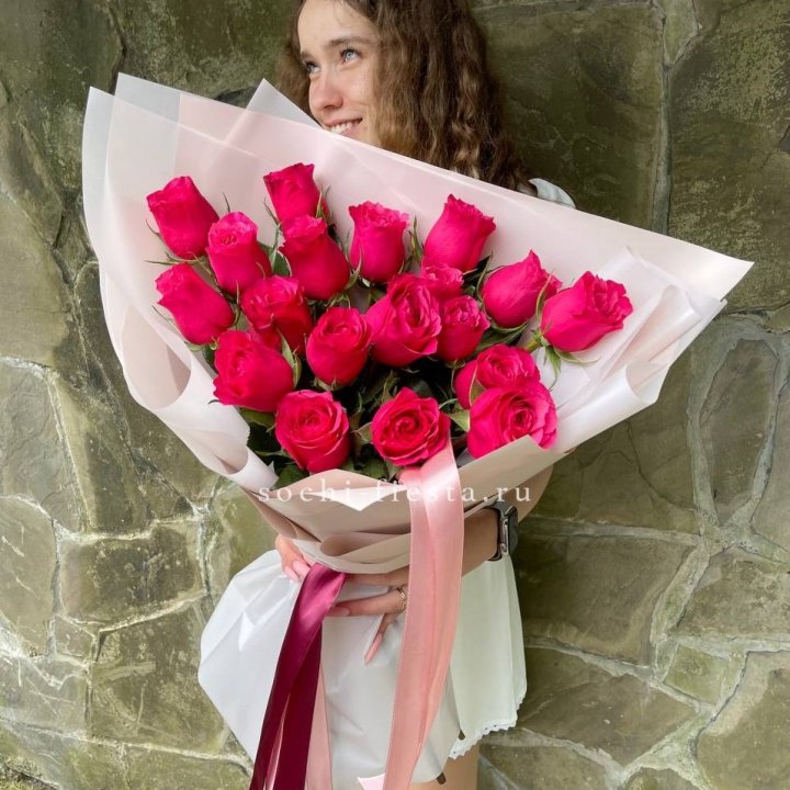 19 алых роз в Перми
