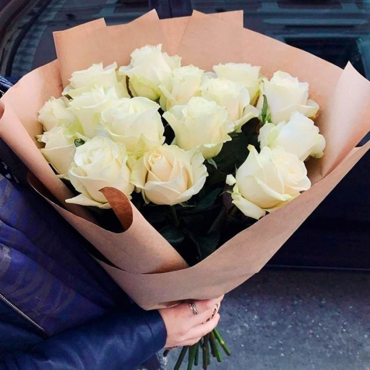 15 белых роз "Крафт" в Перми