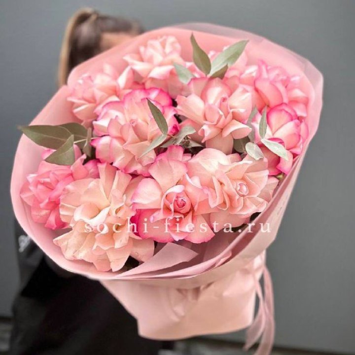 Нежно- розовые французские розы Венди в Перми