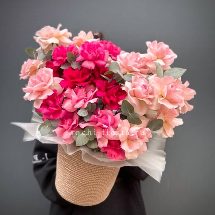 23 Французские розы Микс в боксе в Перми