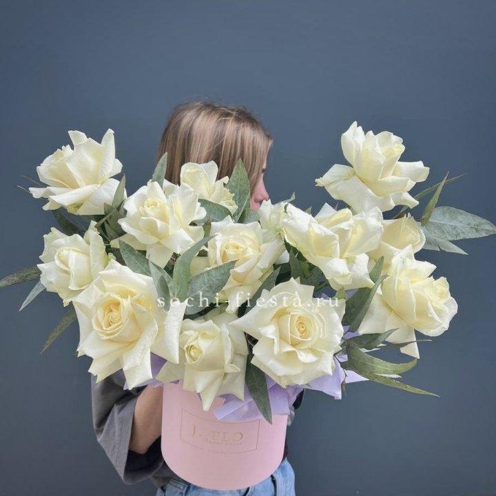 15 Французских роз в боксе в Перми