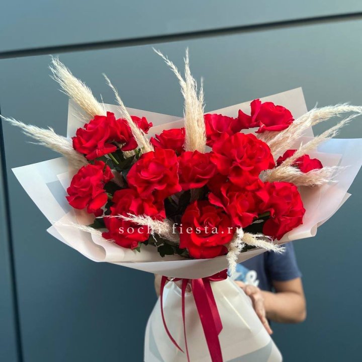15 Красных французских розы в Перми