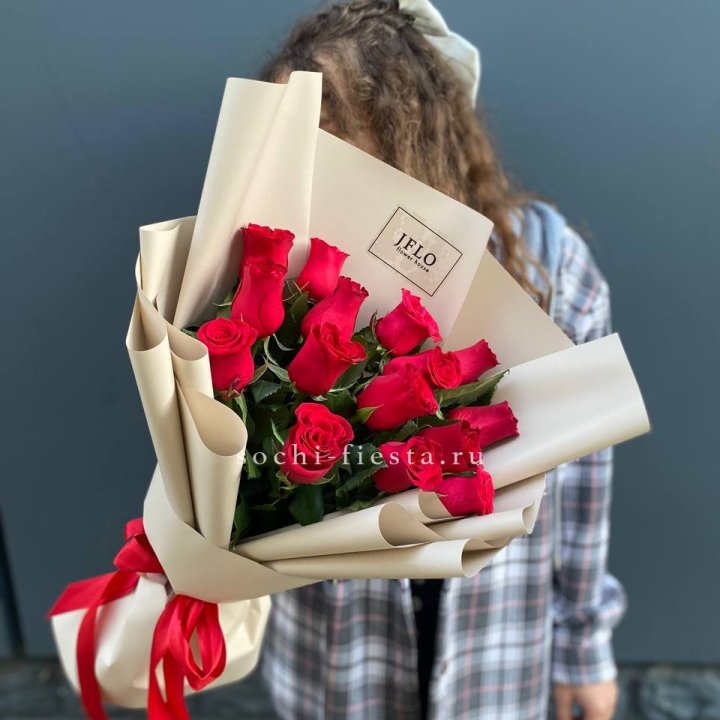 15 красных роз в Перми