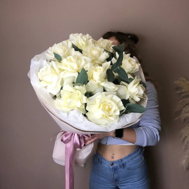 11 Белых французских роз "Вайт найс" в Перми