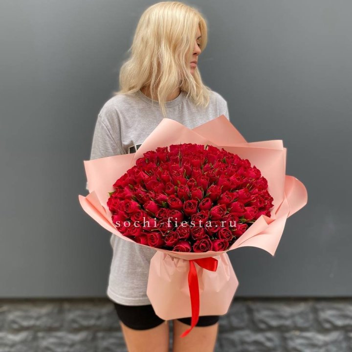 101  красная кенийская роза  в Перми