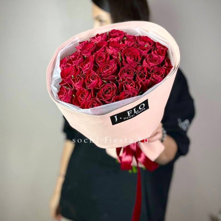 35 кенийских роз в Перми