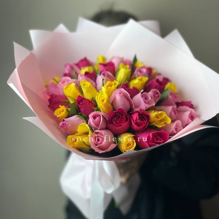 Букет из 51 розы Микс (Кения) в Перми