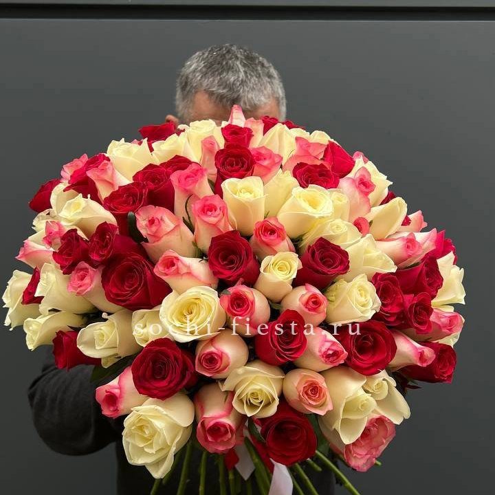 101 разноцветная роза "Джули" в Перми