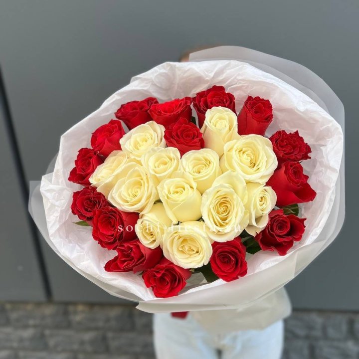 27 роз микс в Перми