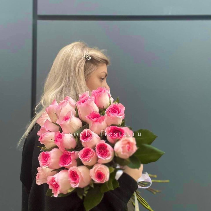  25 розовых роз в Перми