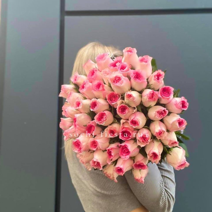 51 розовая роза в Перми