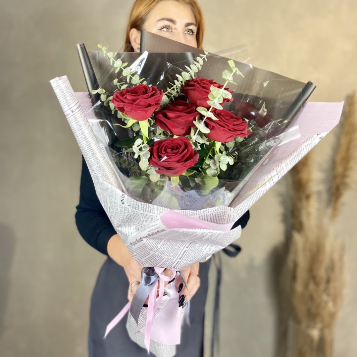5 красных роз в Перми