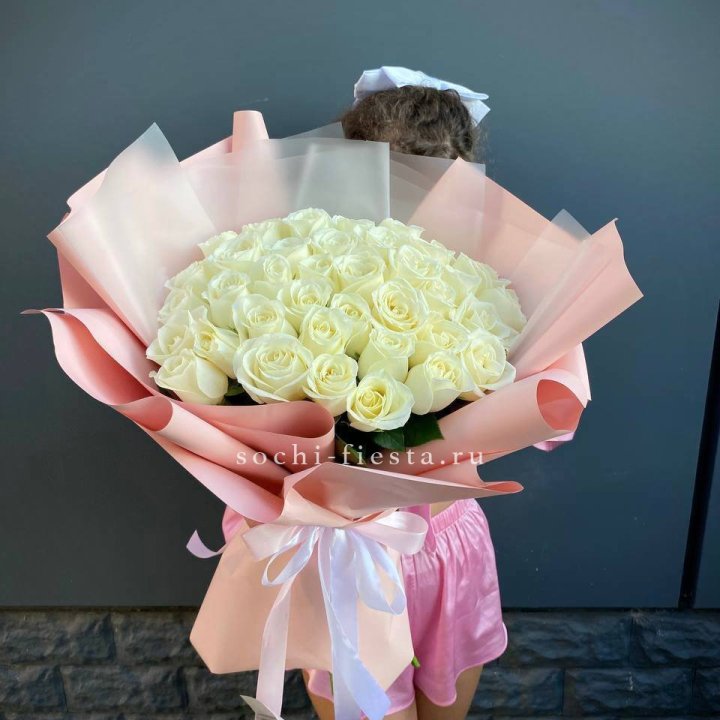35 белых роз в Перми