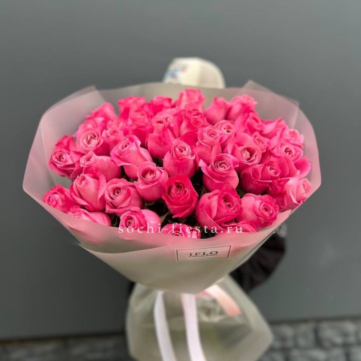 Роза малиновая в Перми