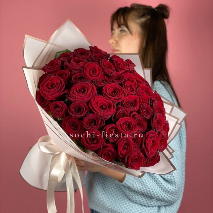 51 красная роза "Лавели" в Перми