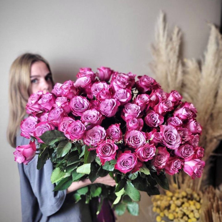 Охапка высоких роз Деп перпел в Перми