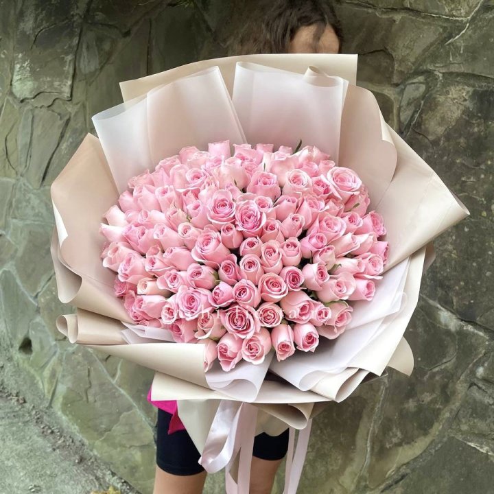 101 нежно-розовая роза Каролина  в Перми