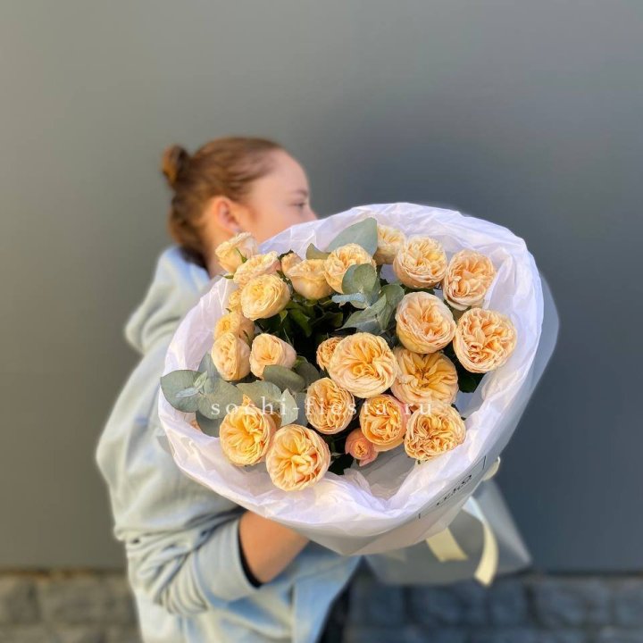 7 пионовидных роз в Перми