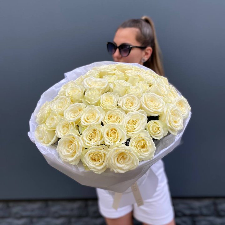 51 белая роза  в Перми