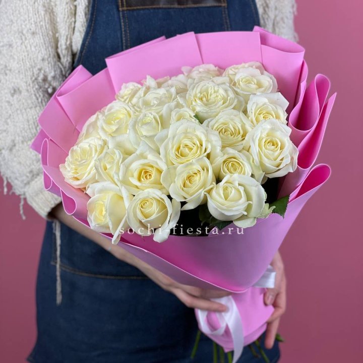 25 белых роз в Перми