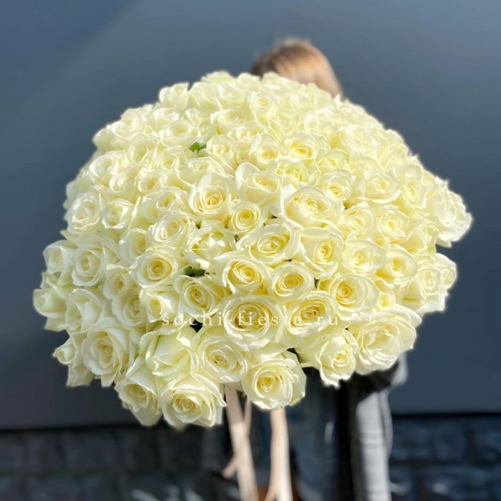 Букет  из 101 белой розы  в Перми