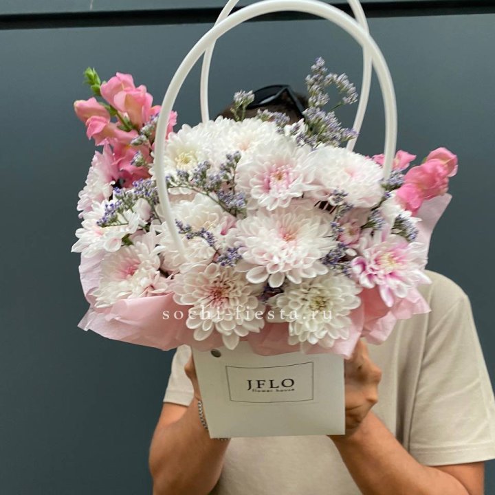 Сумочка из стойких цветов  в Перми