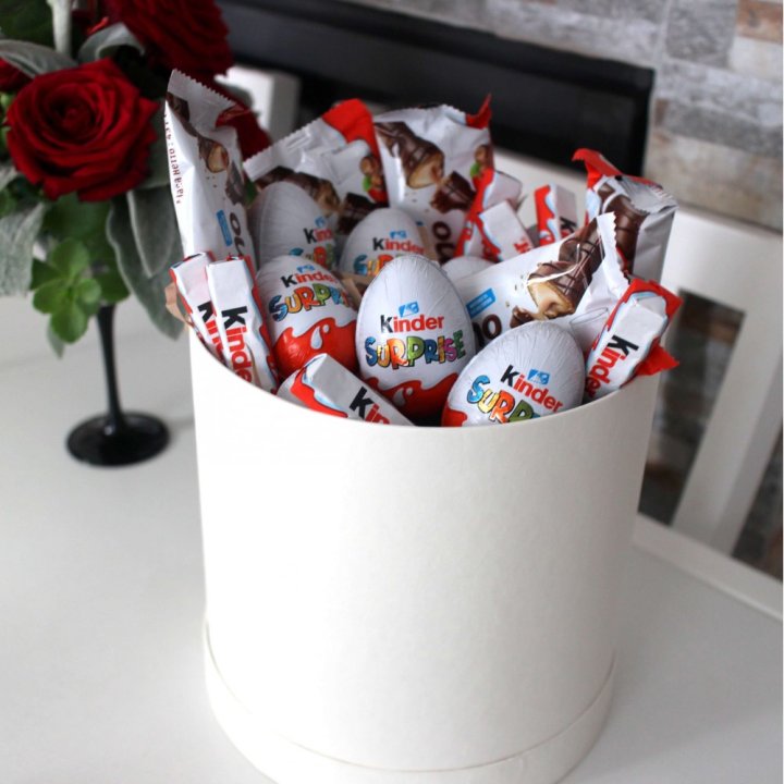 Коробка с киндерами  в Перми