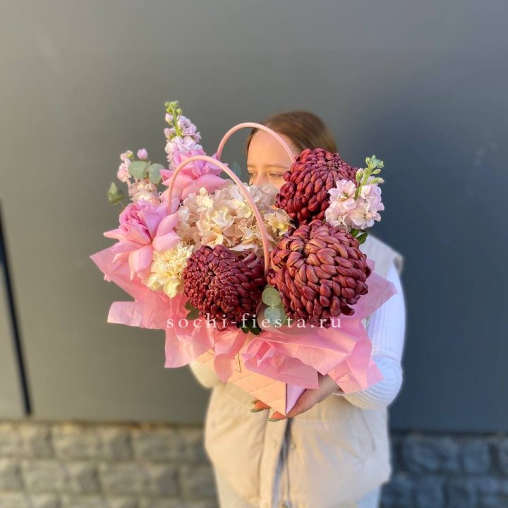 Сумочка нежная с бигуди в Перми