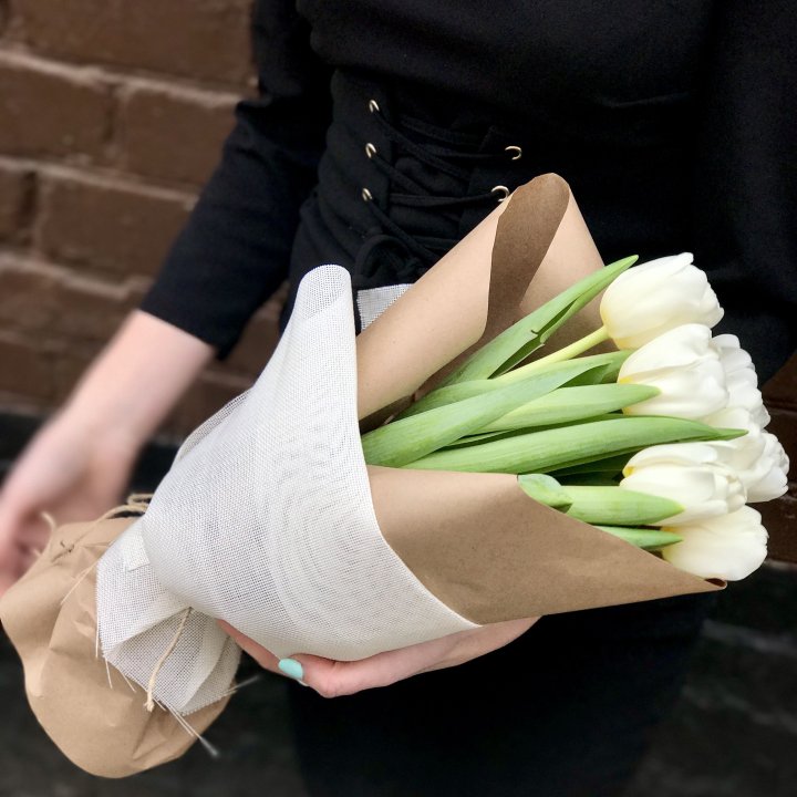 Букет белых тюльпанов в Перми